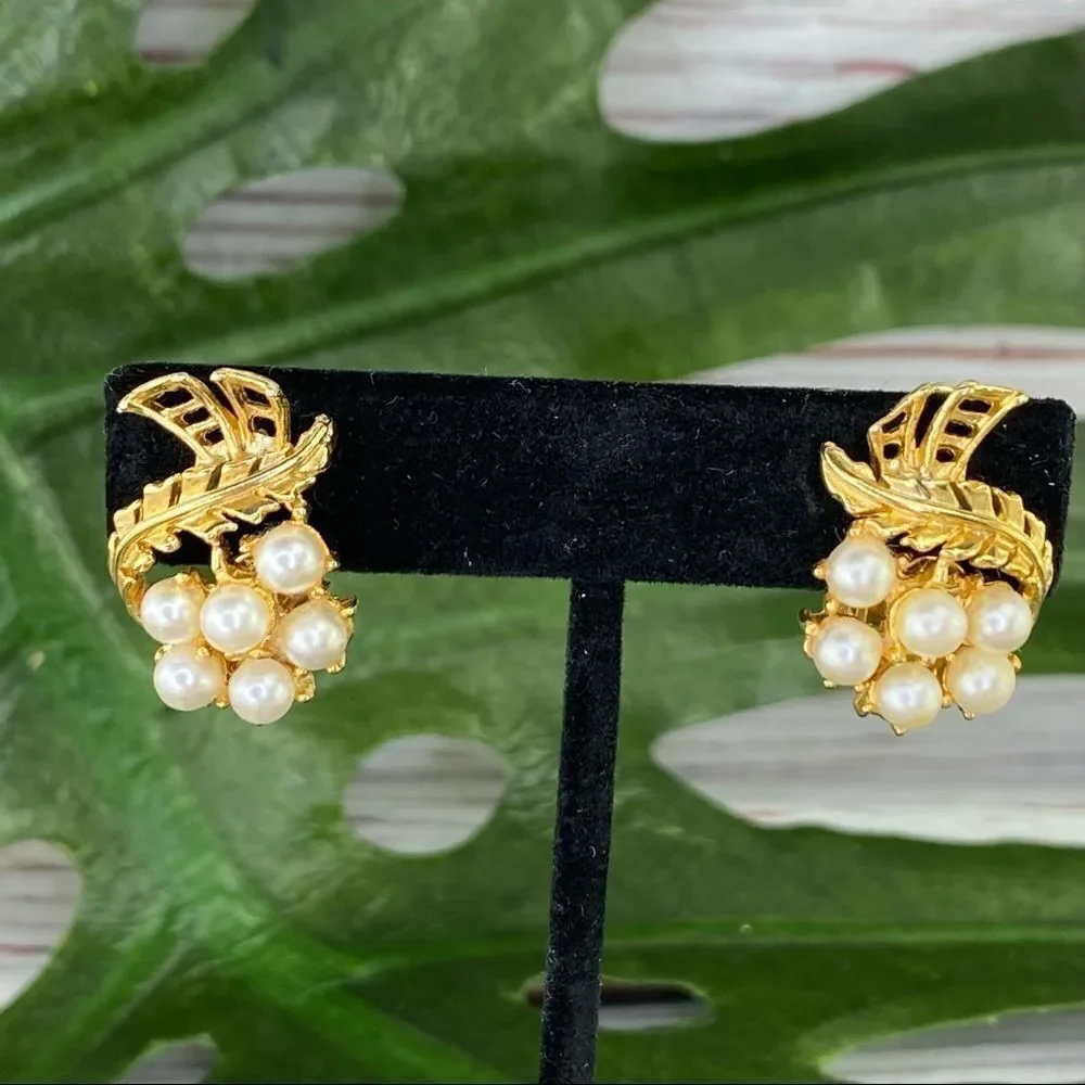 Vintage Faux Pearl Cluster Clip On Earrings‎